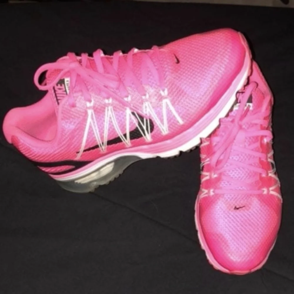 Nike Women's Hot Pink Air Max Sneakers